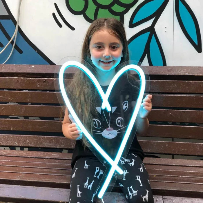 שלט ניאון בצורת לב ❤️